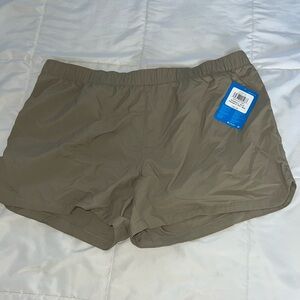 NWT Columbia shorts UPF30